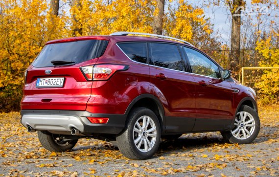Ford Kuga 1.5 TDCi Duratorq Anniversary / 88kW / M6 / ZÁRUKA / AJ NA SPLÁTKY / PROTIÚČET 2018 červená