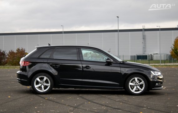 Audi A3 Sportback 1.6 TDI S tronic / 81kW / A7 / ZÁRUKA / AJ NA SPLÁTKY / PROTIÚČET 2015 černá