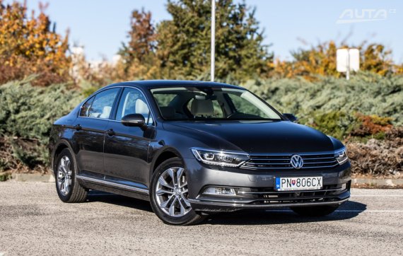 Volkswagen Passat 1.8 TSI BMT Highline 132kW AT/7 2015 / AJ NA SPLÁTKY / PROTIÚČET 2015 šedá