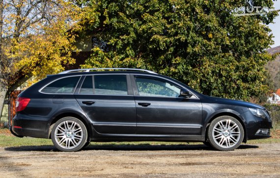 Škoda Superb Combi 2.0 TDI, 103kW (2014) / AJ NA SPLÁTKY / PROTIÚČET / 2014 černá