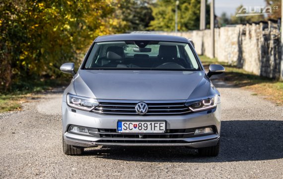 Volkswagen Passat 1.8 TSI BMT Highline DSG 132kW 2018 / AJ NA SPLÁTKY / PROTIÚČET 2018 stříbrná metalíza