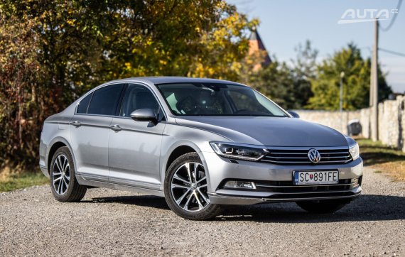 Volkswagen Passat 1.8 TSI BMT Highline DSG 132kW 2018 / AJ NA SPLÁTKY / PROTIÚČET 2018 stříbrná metalíza