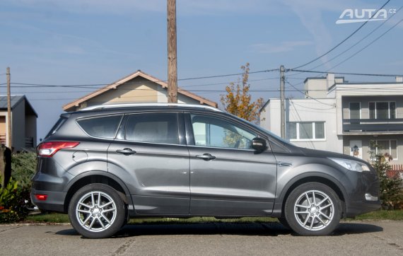 Ford Kuga 2.0 TDCi Trend AWD / 110kW / M6 / ZÁRUKA / AJ NA SPLÁTKY / PROTIÚČET 2017 šedá