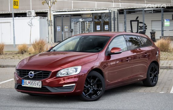 Volvo V60 D3 2.0L A/T, 110kW (2015) / AJ NA SPLÁTKY / PROTIÚČET / 2015 - hlavní pohled