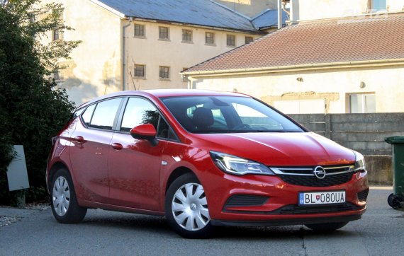 Opel Astra 1.6 CDTI / 81kW / M6 / ZÁRUKA / AJ NA SPLÁTKY / PROTIÚČET 2018 červená