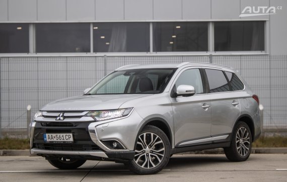 Mitsubishi Outlander 110KW AT/6 2019 AWD - 7Miest / AJ NA SPLÁTKY / PROTIÚČET