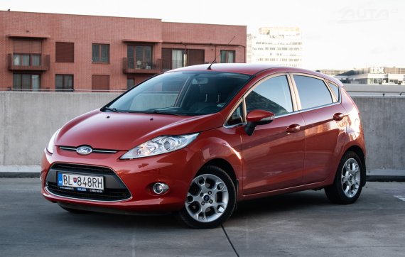 Ford Fiesta 1.25 Duratec, 60kW (2012) / AJ NA SPLÁTKY / PROTIÚČET / 2012 - hlavní pohled