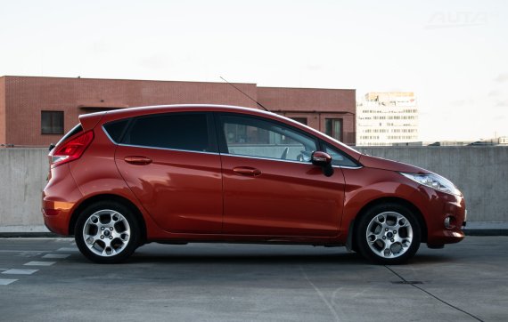Ford Fiesta 1.25 Duratec, 60kW (2012) / AJ NA SPLÁTKY / PROTIÚČET / 2012 oranžová