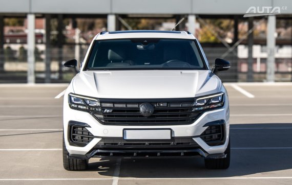 Volkswagen Touareg 3.0 V6 TDI 231 R-Line Black Style 4Motion Tiptronic / AJ NA SPLÁTKY / PROTIÚČET 2021 bílá