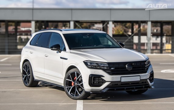 Volkswagen Touareg 3.0 V6 TDI 231 R-Line Black Style 4Motion Tiptronic / AJ NA SPLÁTKY / PROTIÚČET 2021 bílá