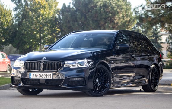 BMW Rad 5 Touring G31 530d xDrive M Sport / 195kW / A8 / ZÁRUKA / AJ NA SPLÁTKY / PROTIÚČET 2019 - hlavní pohled