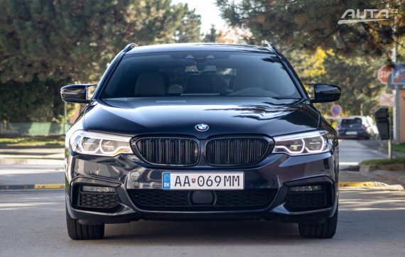 BMW Rad 5 Touring G31 530d xDrive M Sport / 195kW / A8 / ZÁRUKA / AJ NA SPLÁTKY / PROTIÚČET 2019 černá