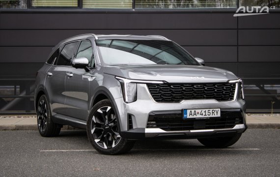 Kia Sorento 2.2 CRDi Platinum, 142kW, A8, 7-miestne / AJ NA SPLÁTKY / PROTIÚČET / 2024 šedá