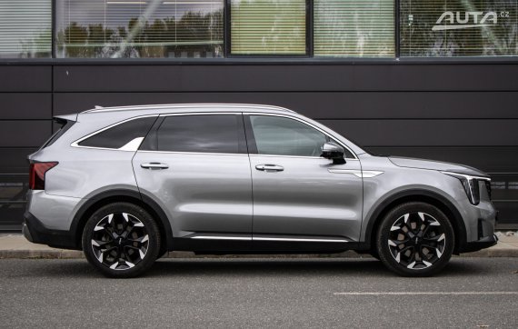 Kia Sorento 2.2 CRDi Platinum, 142kW, A8, 7-miestne / AJ NA SPLÁTKY / PROTIÚČET / 2024 šedá