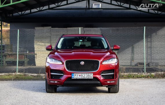 Jaguar F-Pace 2.0D I4 180k R-Sport AWD A/T, 132kW, A8 / AJ NA SPLÁTKY / PROTIÚČET / 2016 červená