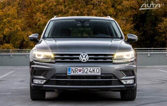 Volkswagen Tiguan 2.0 TDI 4MOTION Highline DSG / 140kW / A7 / ZÁRUKA / AJ NA SPLÁTKY / PROTIÚČE 2016 šedá
