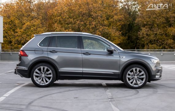 Volkswagen Tiguan 2.0 TDI 4MOTION Highline DSG / 140kW / A7 / ZÁRUKA / AJ NA SPLÁTKY / PROTIÚČE 2016 šedá