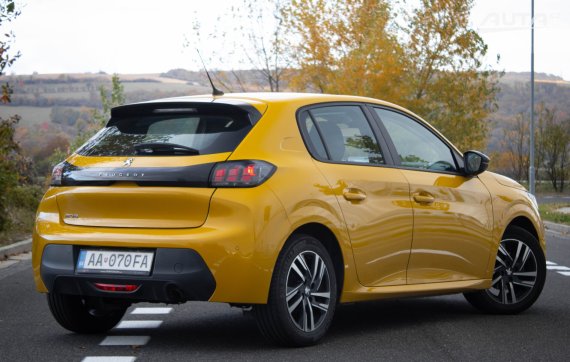Peugeot 208 1.2 PureTech 2024 žlutá