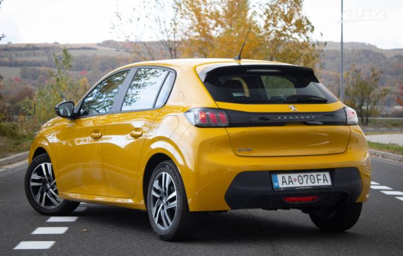Peugeot 208 1.2 PureTech 2024 žlutá