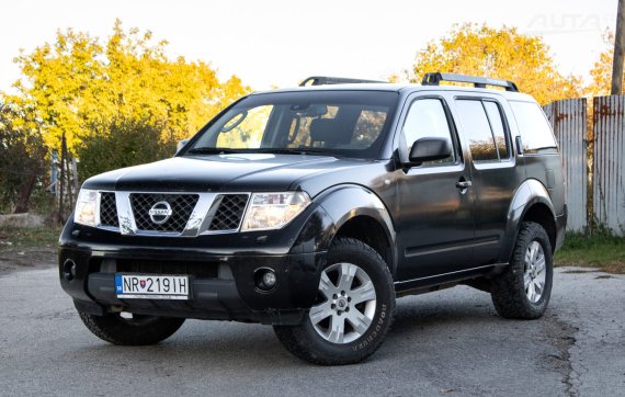 Nissan Pathfinder 2.5 dCi / 128kW / M6 / AJ NA SPLÁTKY / PROTIÚČET 2006 - hlavní pohled