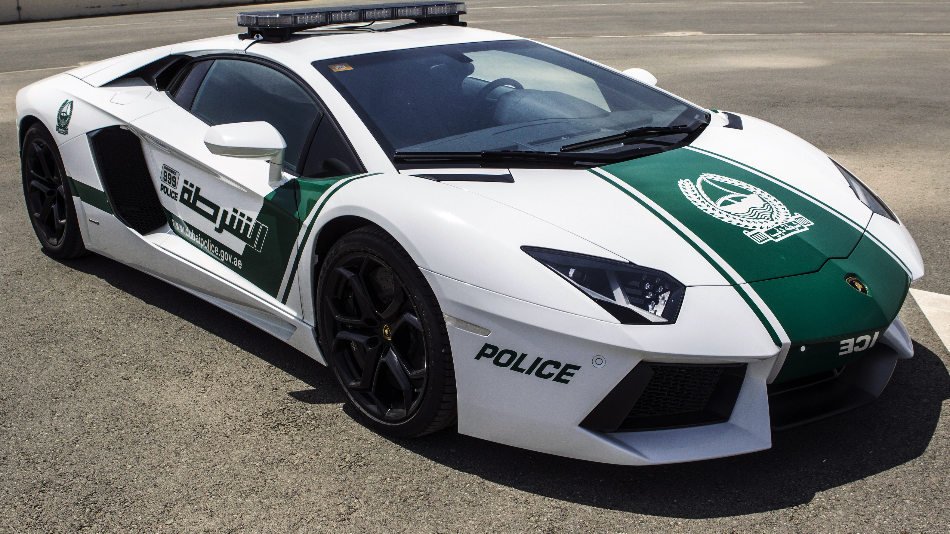 Lamborghini Aventador dubai police