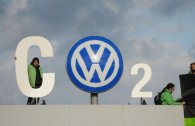 Dieselgate: Volkswagen dostane zpátky 7 miliard korun, Renault zaplatí půl miliardy korun